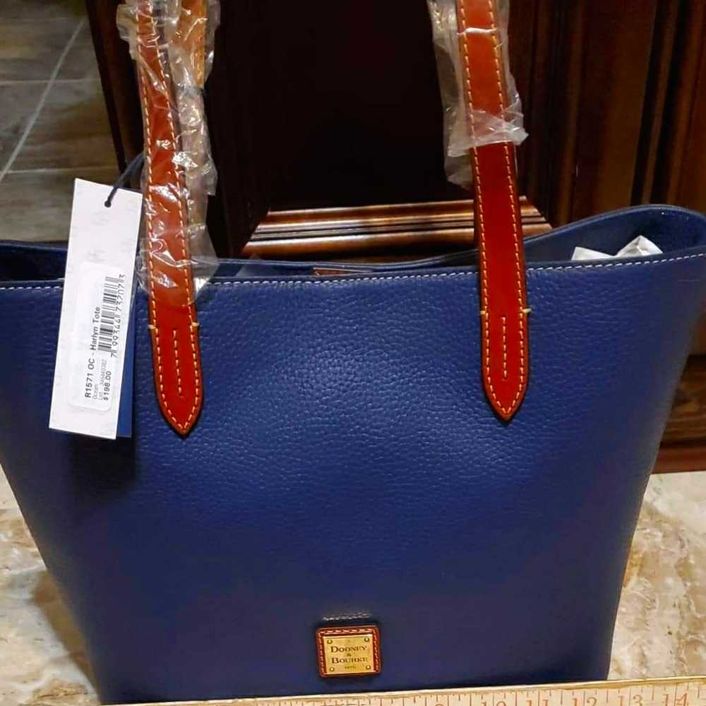 Dooney & Bourke tote